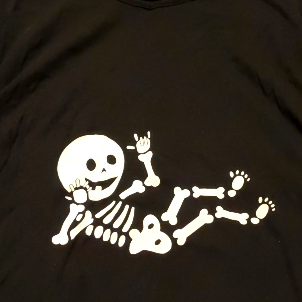 Adorable prenatal skeleton shirt
